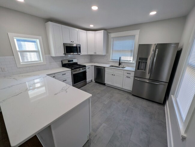 Building Photo - 2145 Slane Ave Unit 2145 Slane Ave Apt #2