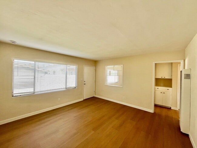 Photo - 4345 Central Ave Unidad 4343