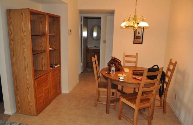 Building Photo - 480 NW 20th St Unit Casa Del Rio