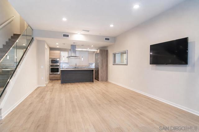 3642 7th Ave