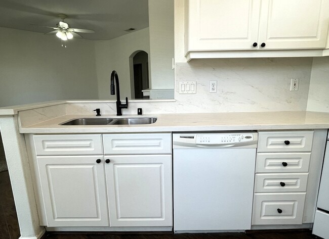 Kitchen - 10776 Sabre Hill Dr Unit 249