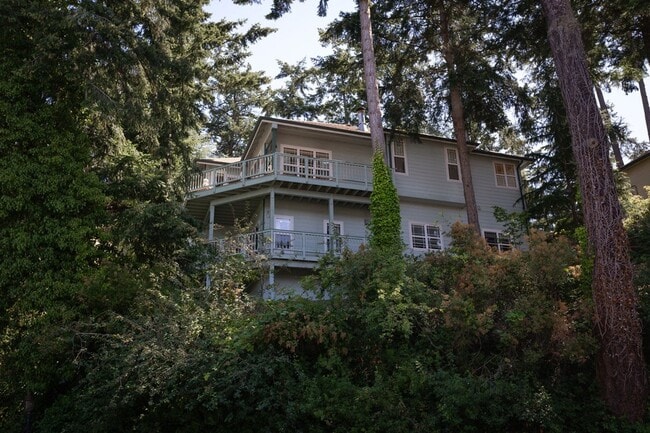 Photo - 108 S 3rd St