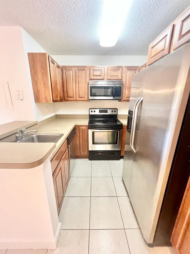 Building Photo - 911 Lyons Rd Unit 2202 Rental