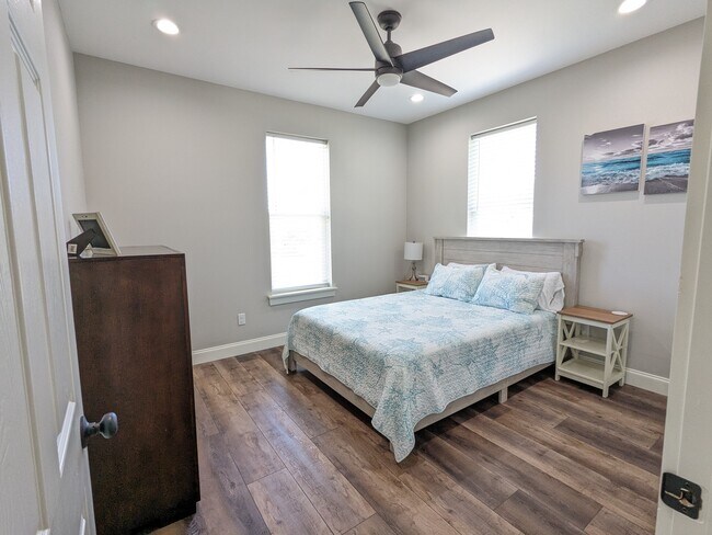 Photo - 301 Coral Gables St Unit Guesthouse