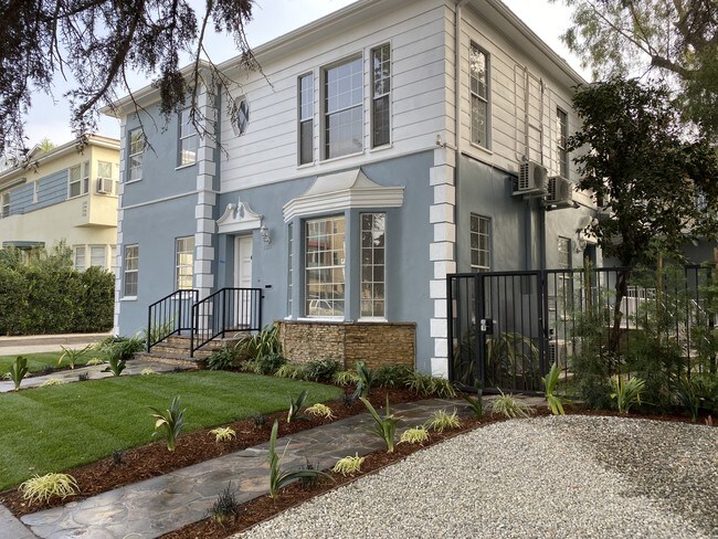 Photo - 1350 N Alta Vista Blvd Unit 1350