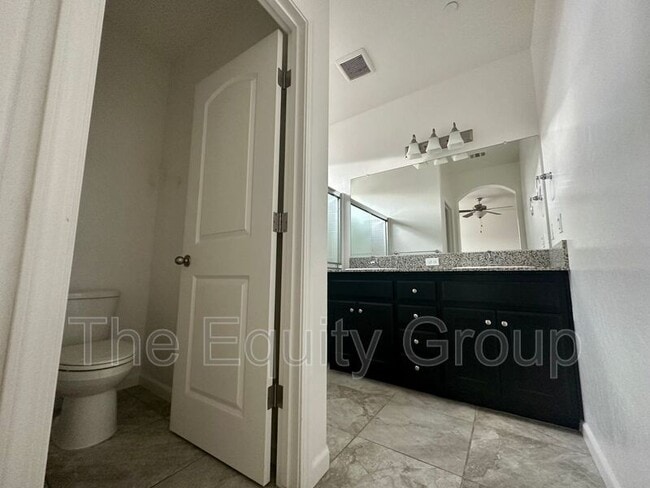 Photo - 3233 N Kent St