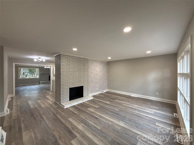 Photo - 2745 Dogwood Ave