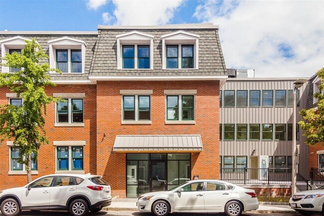 Building Photo - 906 E 2nd St Unit 205 Rental