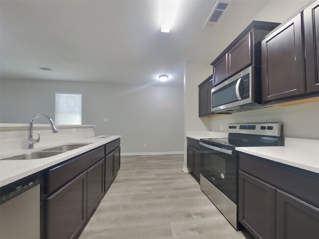 Photo - 2055 Sweet Lilac Dr