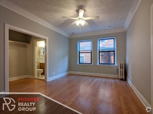 Building Photo - 3832 N Fremont St Unit #3831-217 Rental