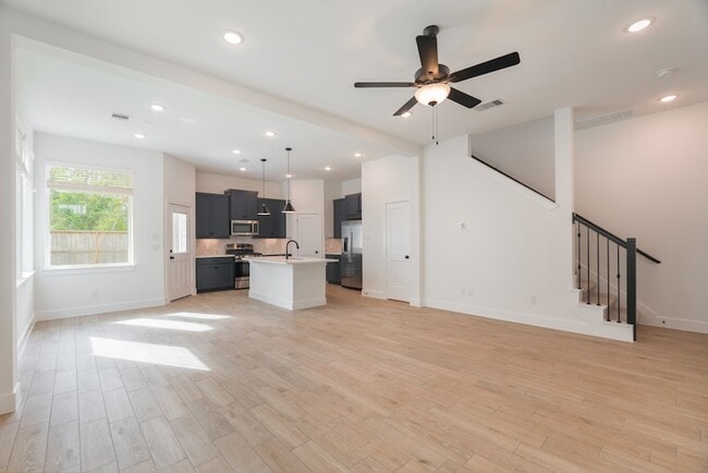 Photo - 140 Red Cascade Trl