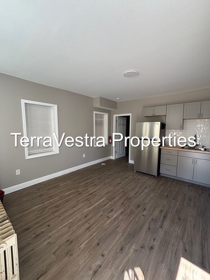 Photo - 220 E Broadway Unit Apartment A