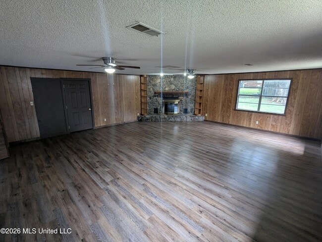 Photo - 7594 Rockingham Dr