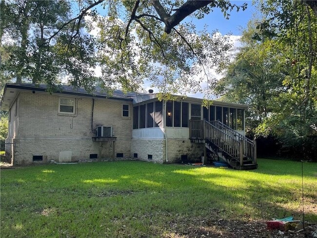 2135 Middle Dr