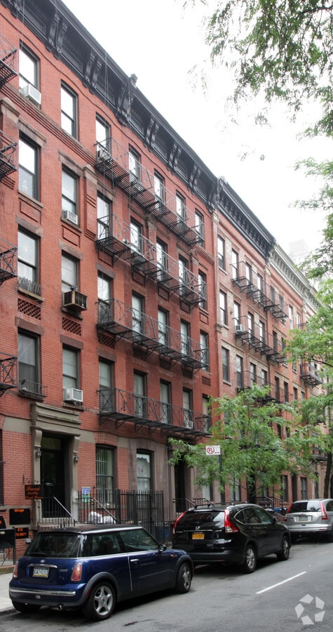 Photo - 422 E 73rd St Apartments