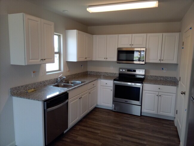 Photo - 151 S Seneca Dr