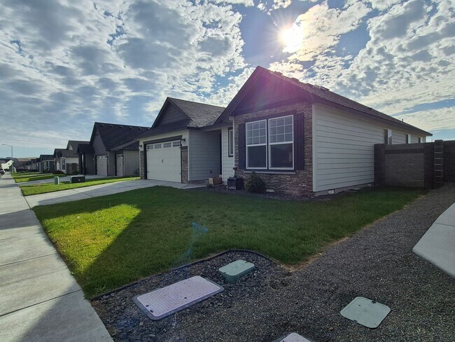 Photo - Charming 3-Bedroom, 2-Bath Home with Spaci...