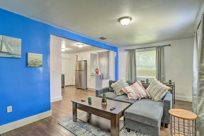 Photo - 1920 NW 47th St Unidad ID1306952P