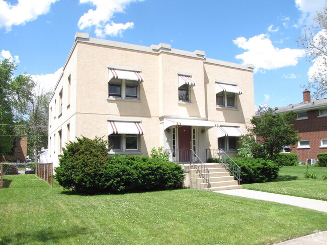 Building Photo - 955 Oneida St Unit 2E Rental