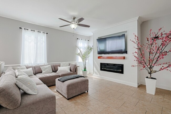 Photo - 1854 S Fallbrook Dr