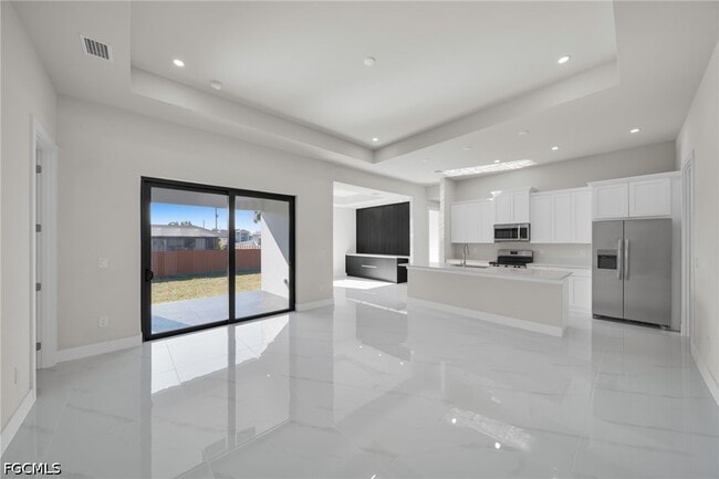 Photo - 2913 14th St W