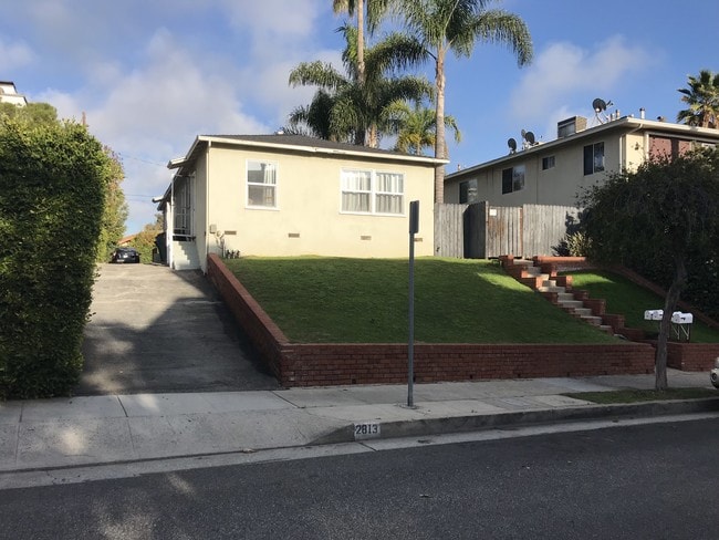 Building Photo - 2813 Highland Ave Unit C