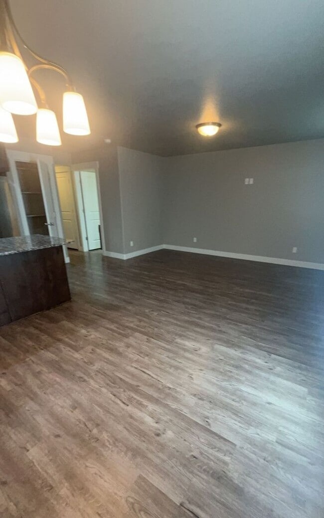 Photo - Spacious Townhome with 1 car garage w/ Mountain Views