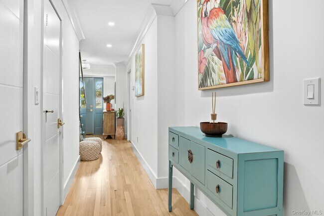 Photo - 1068 Boston Post Rd