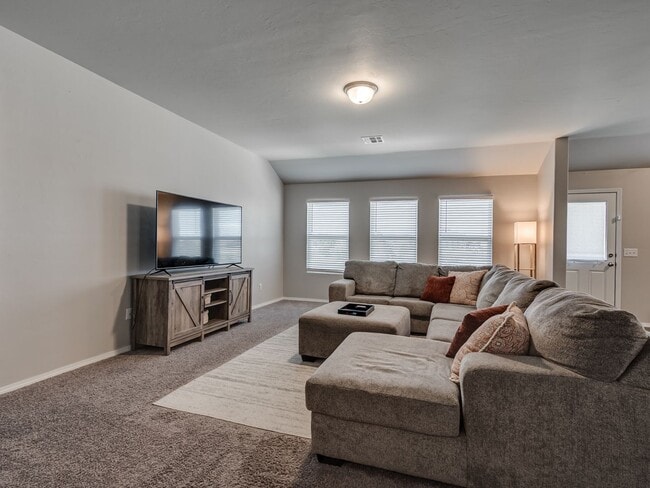 Photo - 313 Foxtrot Ter