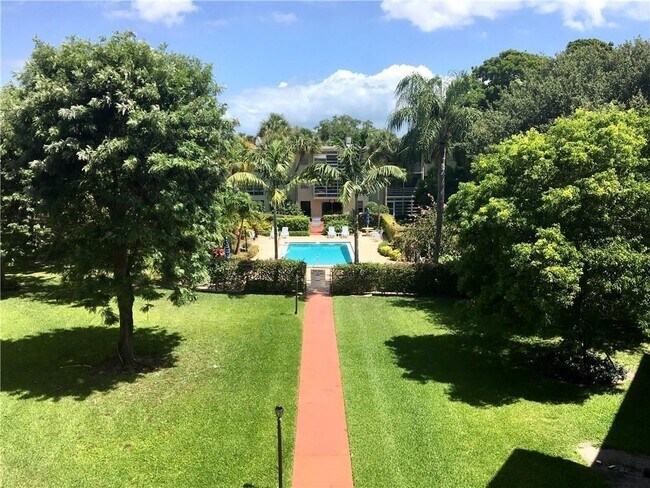 Photo - 1100 Ponce De Leon Cir