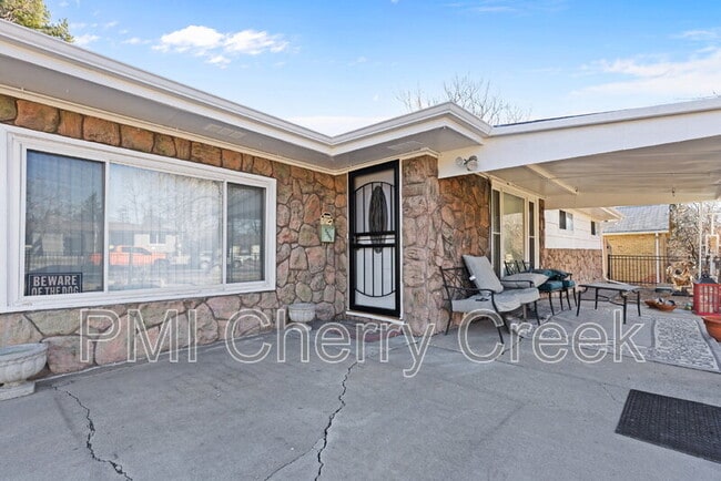 Photo - 4890 Ames St