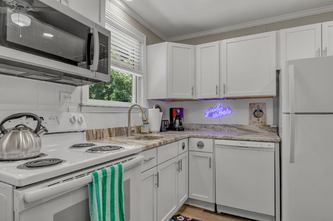 Photo - 232 Bermuda Dr