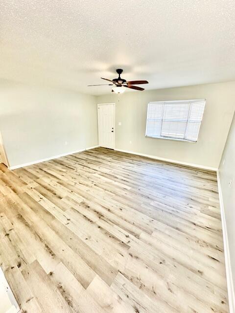 Photo - 806 Meadow Ln