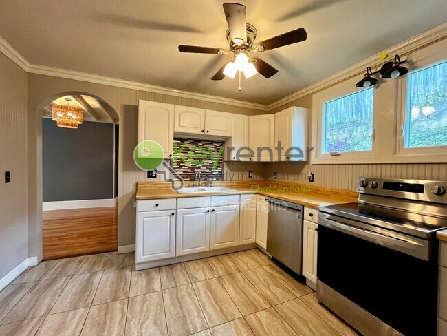 Photo - 904 Boylston St