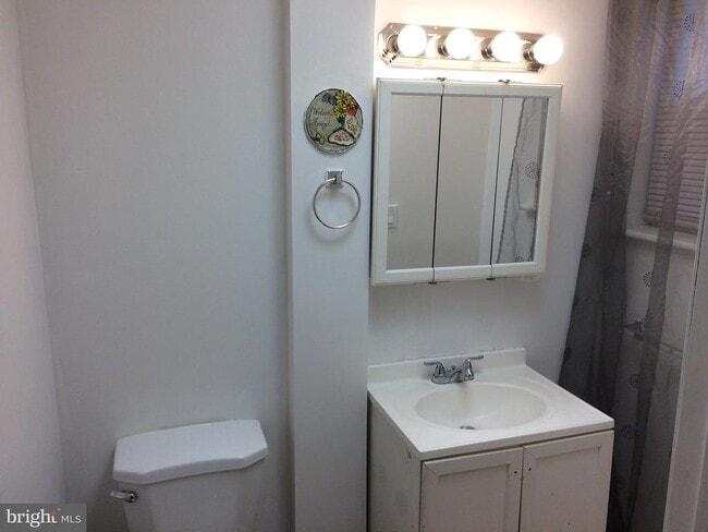 Photo - 267 W Sheldon St