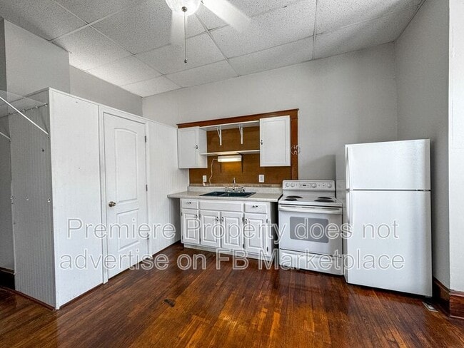 Photo - 311 E Arthur St Unit 3