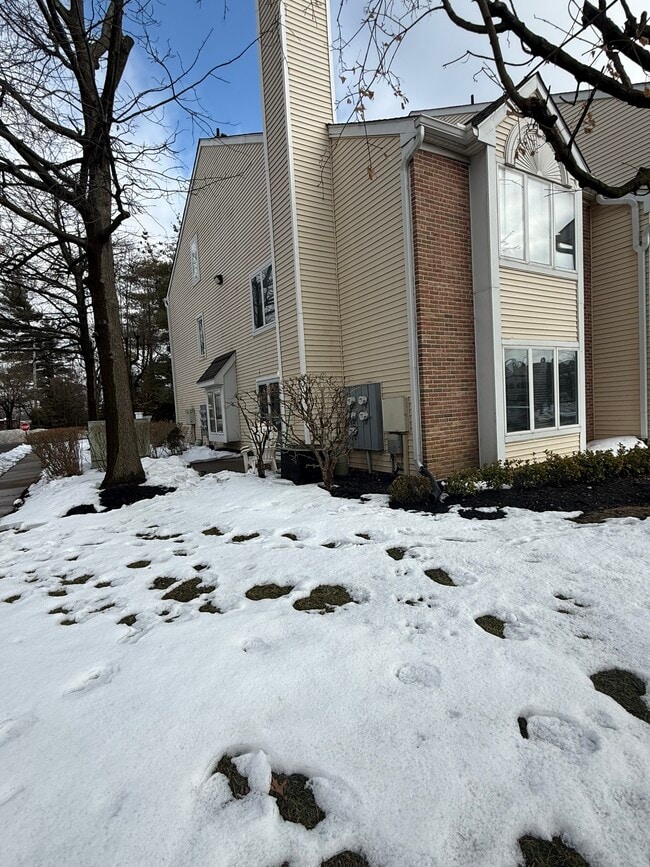 Building Photo - 1 Michele Ct