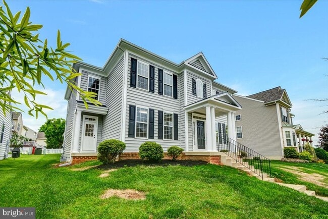 Photo - 240 Davis St