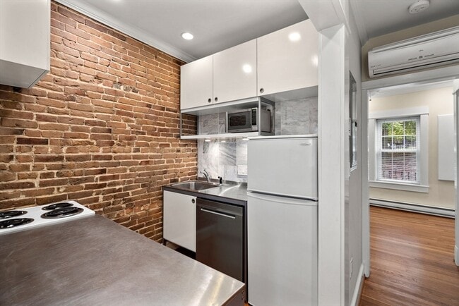 Building Photo - 6 N Hudson St Unit 2 Rental