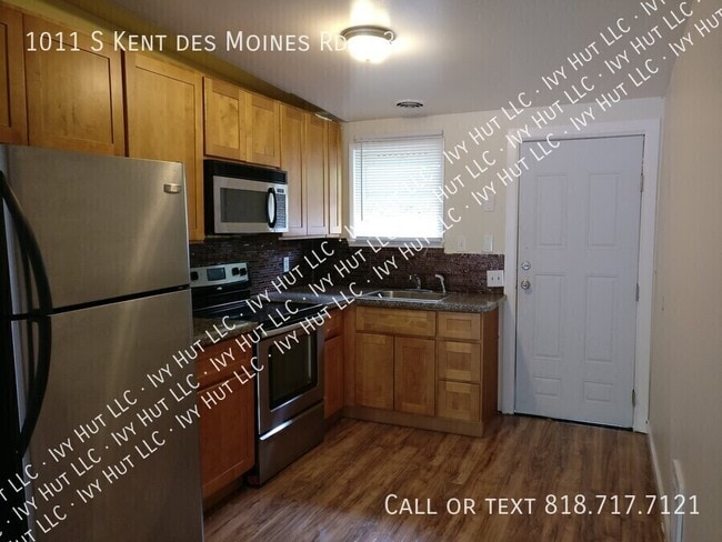 Building Photo - 1011 Kent Des Moines Rd Unit 3