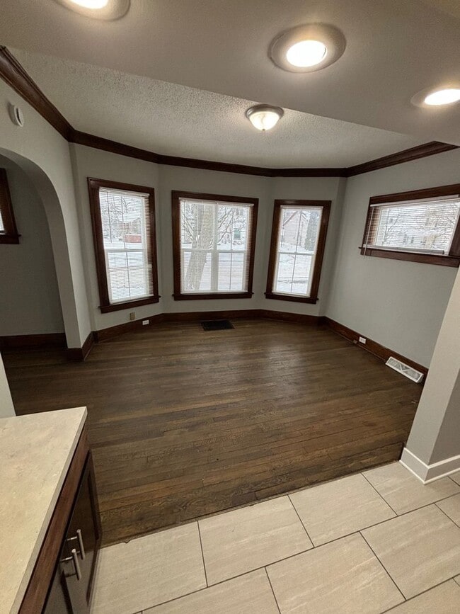 Photo - 827 Watson St SW Unit 829