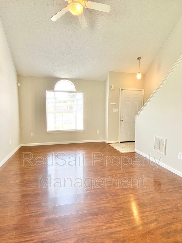 Photo - 308 Jacks Pl