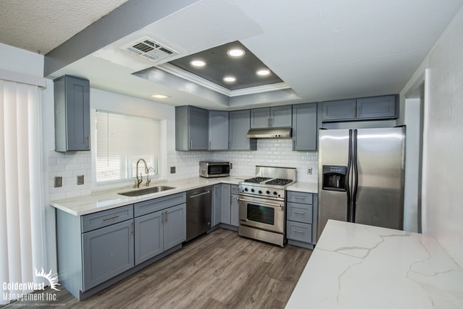 Building Photo - Beautifully Maintained 3Bdm 1.5Ba Home Nes...