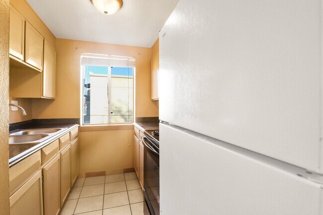 Photo - Camelot Apartments