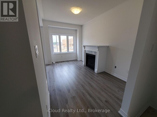 Photo - 152 Werry Ave