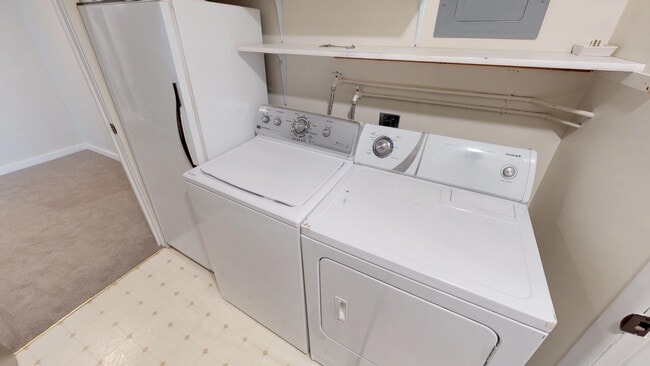 laundry - 409 S 11th Unit B