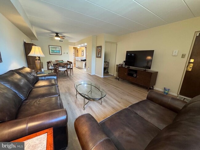 Building Photo - 10201 Bustleton Ave Rental