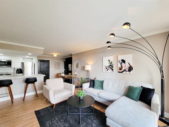 Building Photo - 3525 Sage Rd Unit 908