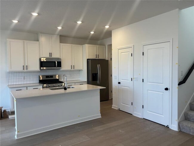 Building Photo - 1075 Anmeadle Row