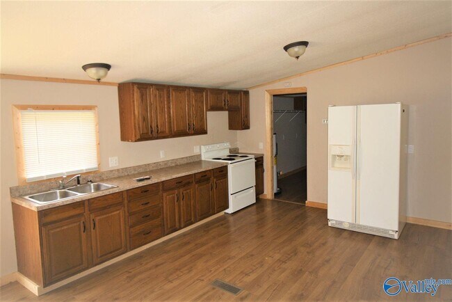 Photo - 190 Old Poplar School Rd